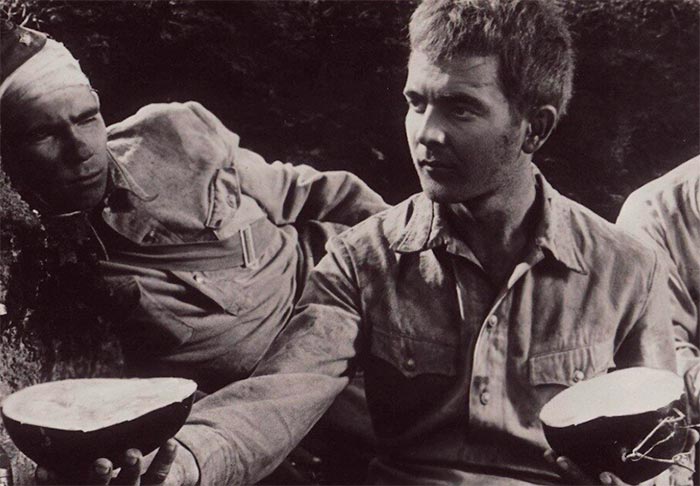 Кадр из фильма Двое в степи кадр Двое в степи 2