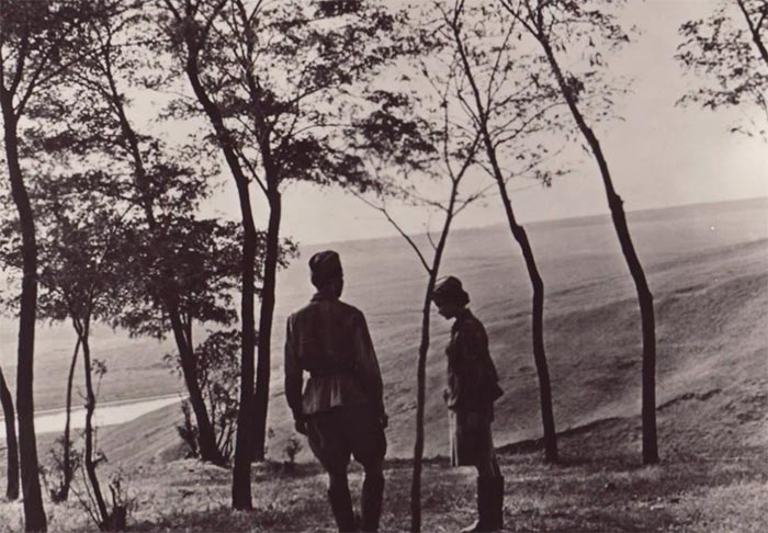 Кадр из фильма Двое в степи кадр Двое в степи 6