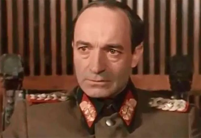Кадр из фильма Если враг не сдаётся... кадр Если враг не сдаётся... 4