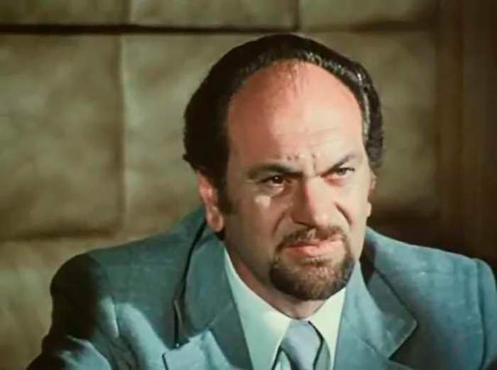 кадр Фаворит 4