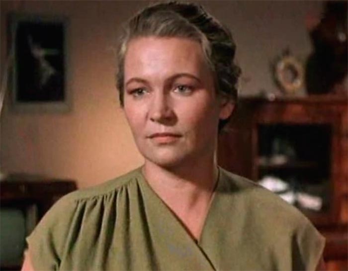 кадр Годы молодые 11