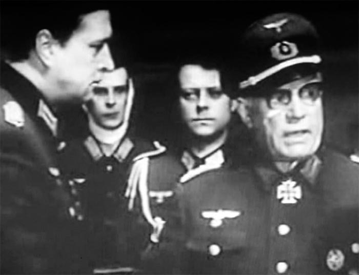 Кадр из фильма Город под липами кадр Город под липами 5