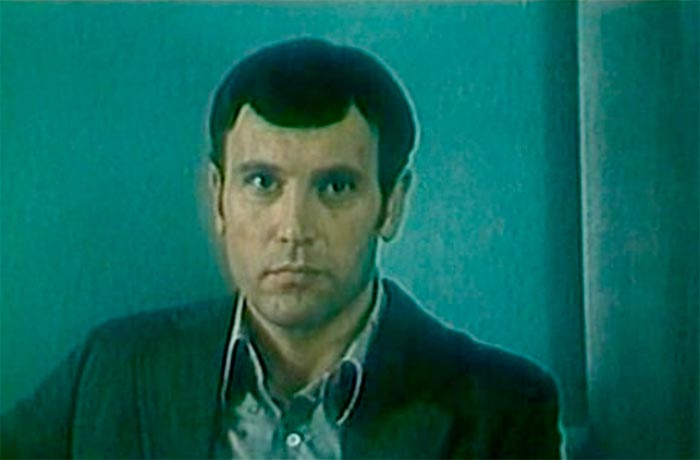 кадр Город принял 2