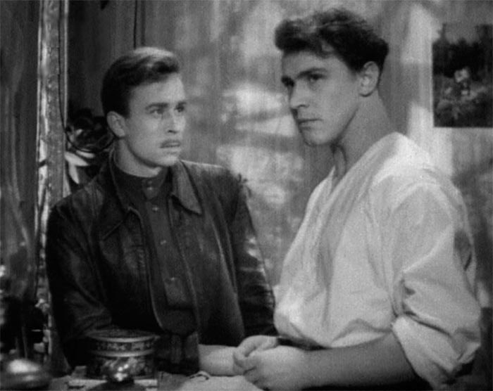 кадр Город зажигает огни 4