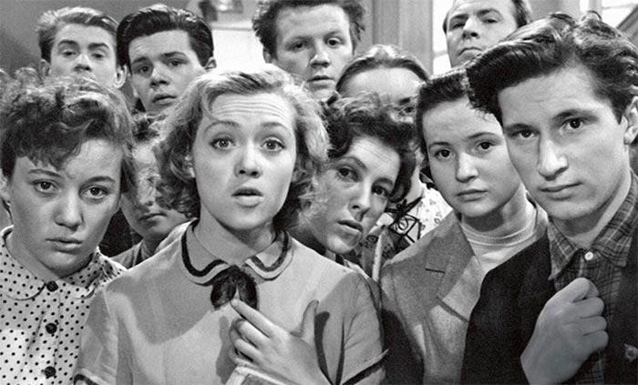 кадр Город зажигает огни 8