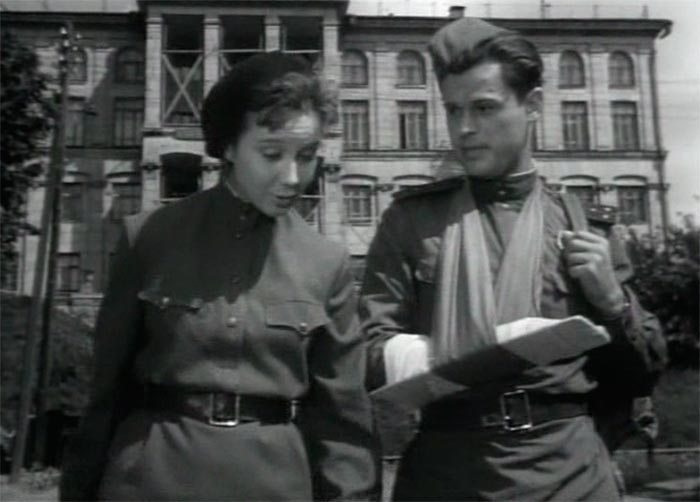 кадр Город зажигает огни 9