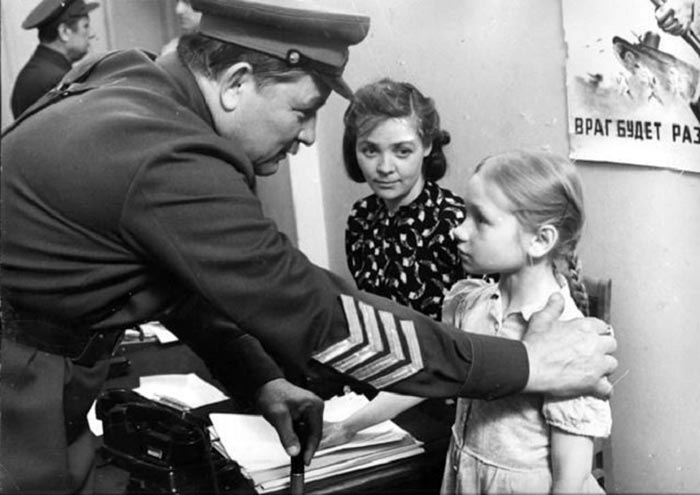 Кадр из фильма Говорит Москва кадр Говорит Москва 2