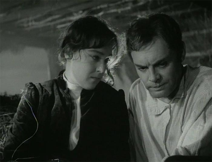 Кадр из фильма Хлеб и розы кадр Хлеб и розы 3