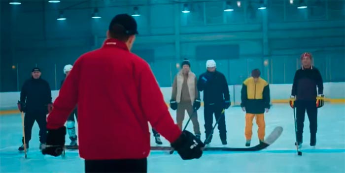 кадр Хоккейные папы 4