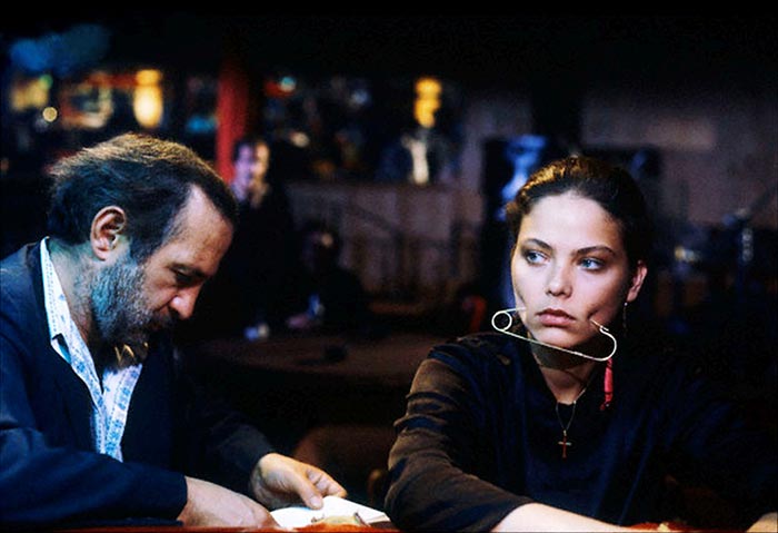 кадр Истории обыкновенного безумия 9