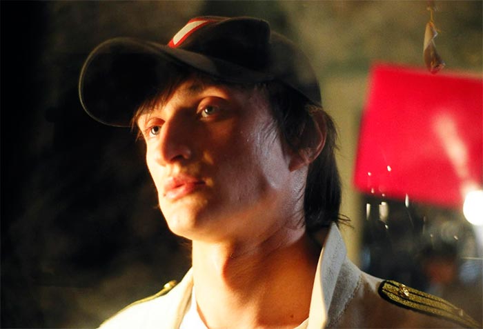 кадр Изображая жертву 9