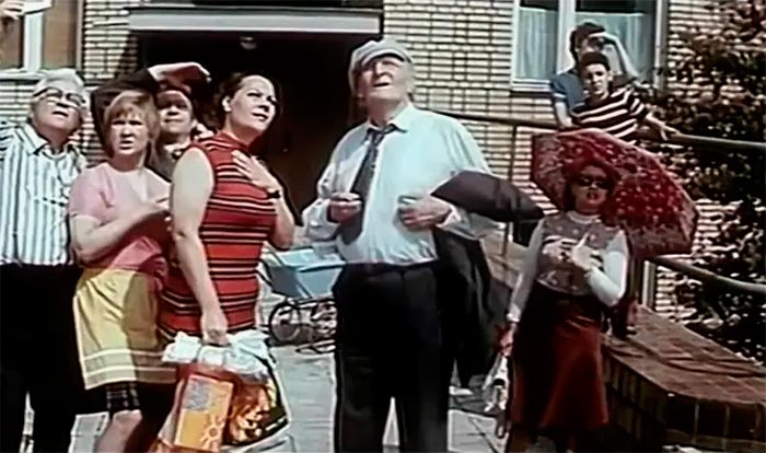 Кадр из фильма Когда наступает сентябрь кадр Когда наступает сентябрь 11