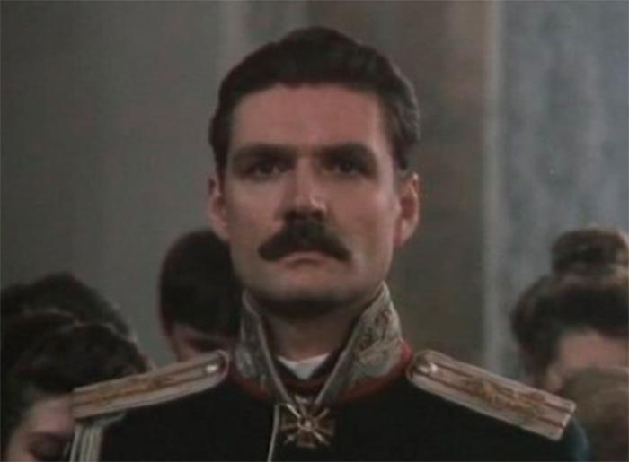 кадр Конь Белый 3