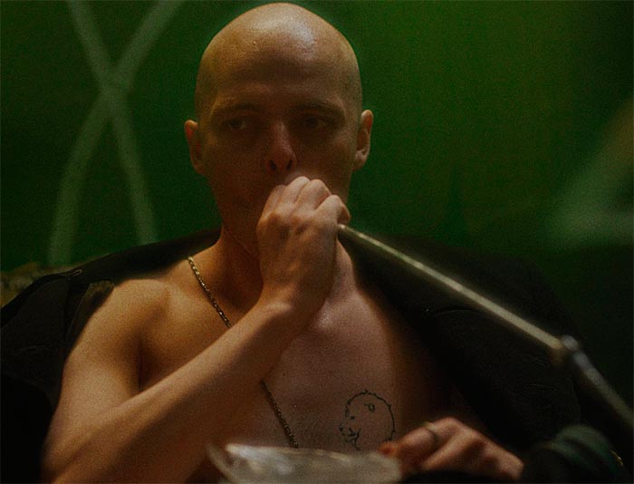 кадр Контакты 5