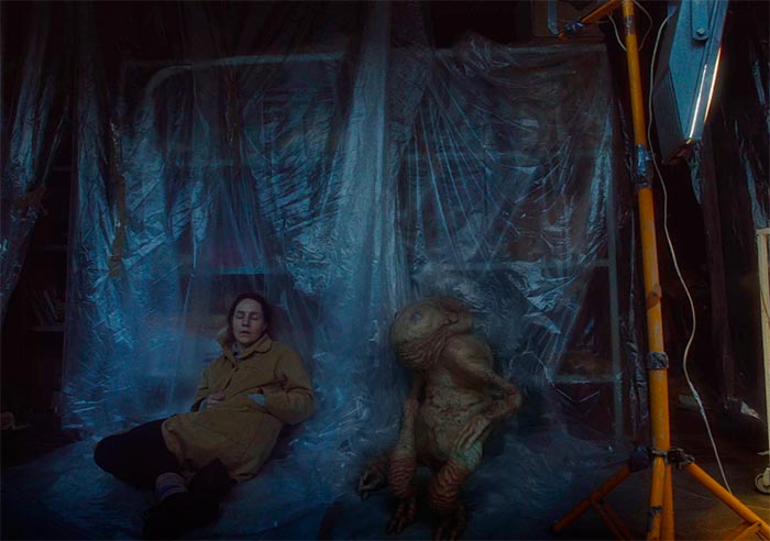 кадр Контакты 8