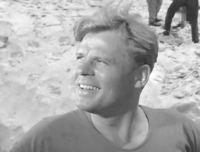 кадр Коротко лето в горах 4