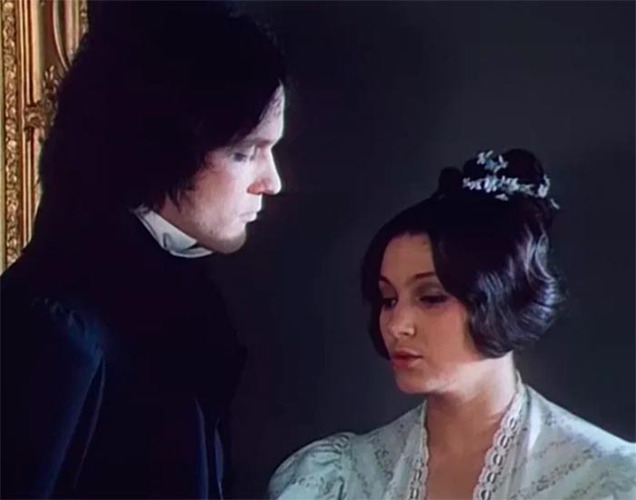 Фильм «Красное и черное» (1976) - сюжет, актеры и роли, кадры из фильма