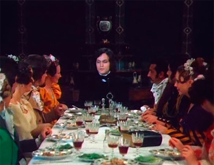Фильм «Красное и черное» (1976) - сюжет, актеры и роли, кадры из фильма