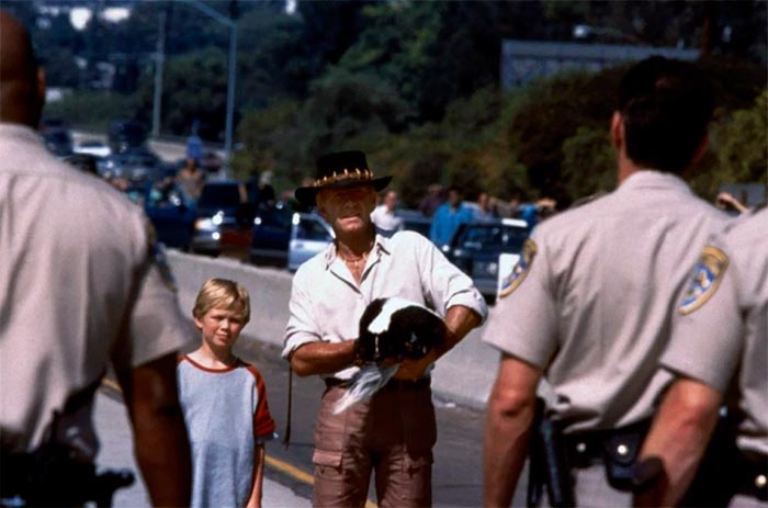 Кадр из фильма Крокодил Данди в Лос-Анджелесе кадр Крокодил Данди в Лос-Анджелесе 11