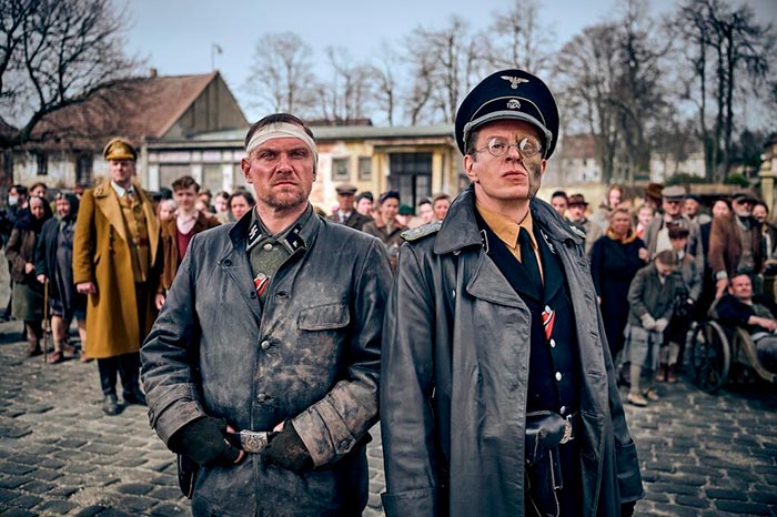 Фильм «Кровь и золото» (2023) - сюжет, актеры и роли, кадры из фильма