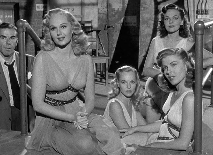 кадр Леди из хора 11