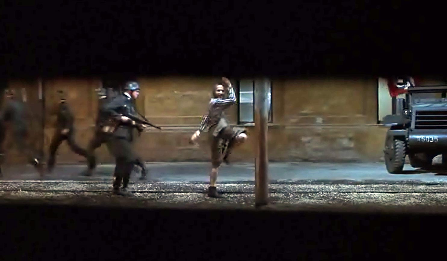 Кадр из фильма Жизнь прекрасна кадр Жизнь прекрасна 46