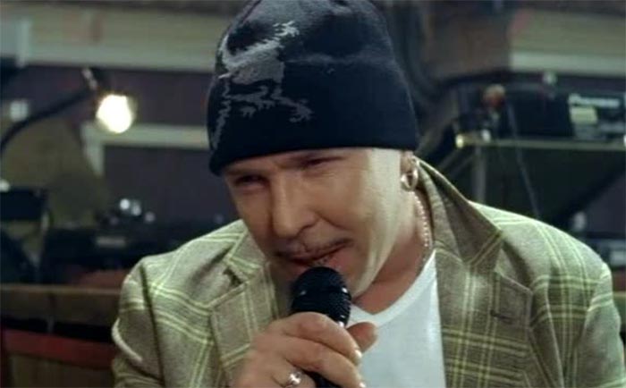 кадр Люби меня 5