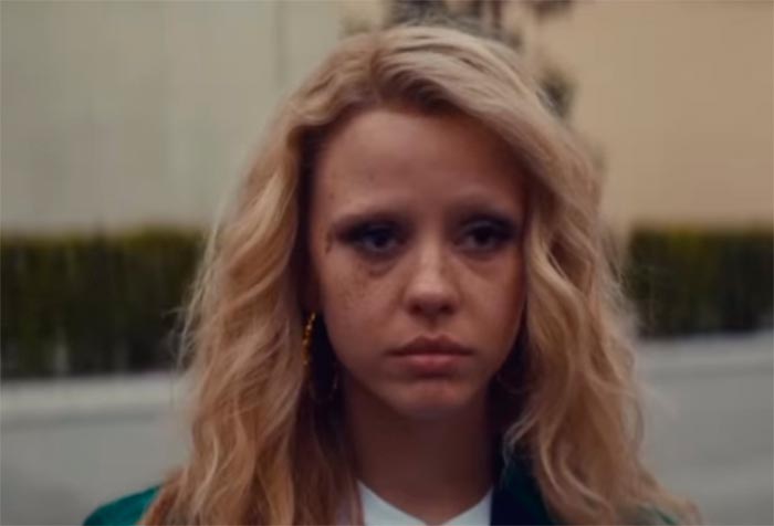 кадр Максин XXX 10