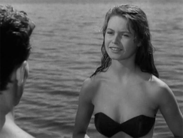 Кадр из фильма Манина, девушка без покрывала кадр Манина, девушка без покрывала 6