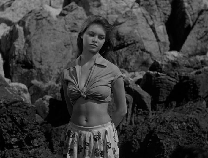 Кадр из фильма Манина, девушка без покрывала кадр Манина, девушка без покрывала 8