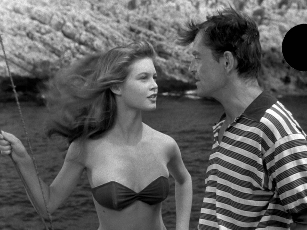 Кадр из фильма Манина, девушка без покрывала кадр Манина, девушка без покрывала 14