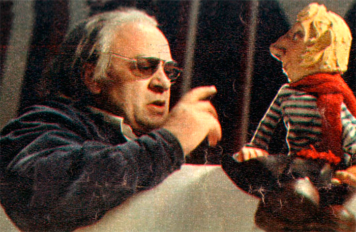 кадр Маяковский смеется 4