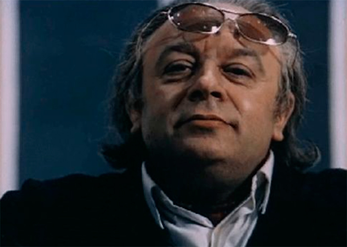 кадр Маяковский смеется 6