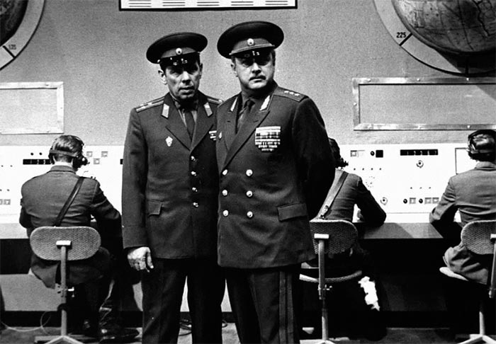 кадр Меченый атом 8