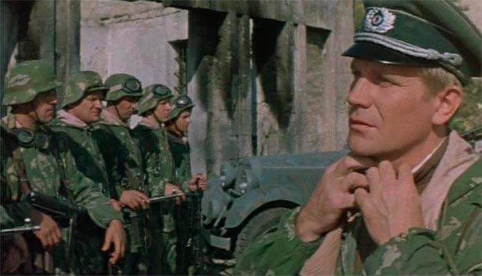 Кадр из фильма Мерседес уходит от погони кадр Мерседес уходит от погони 11