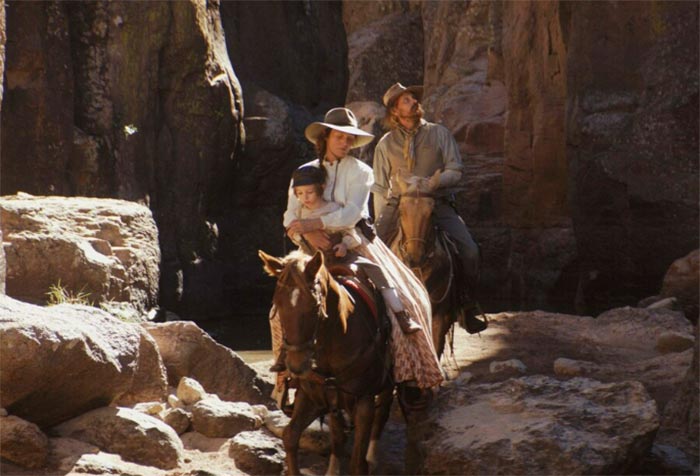 Кадр из фильма Мёртвые не причиняют боли кадр Мёртвые не причиняют боли 8