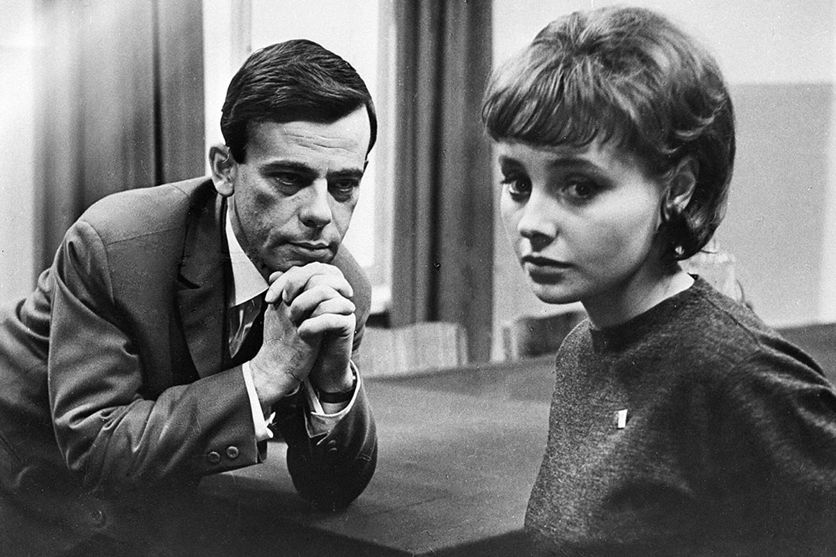 кадр Мимо окон идут поезда 3