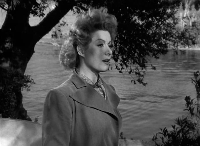 кадр Миссис Минивер 3