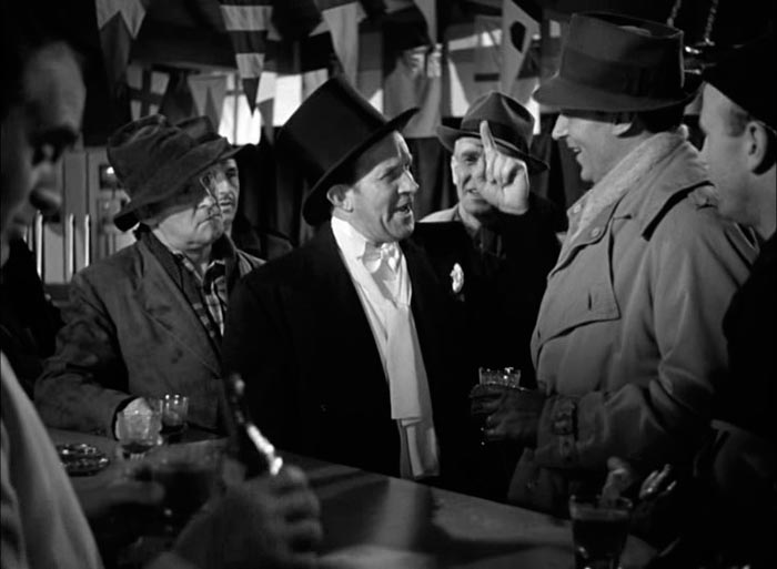 кадр Миссис Минивер 9