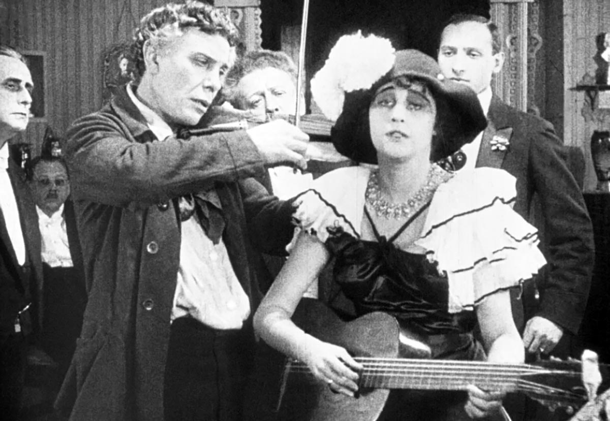 кадр Молчи, грусть, молчи 6