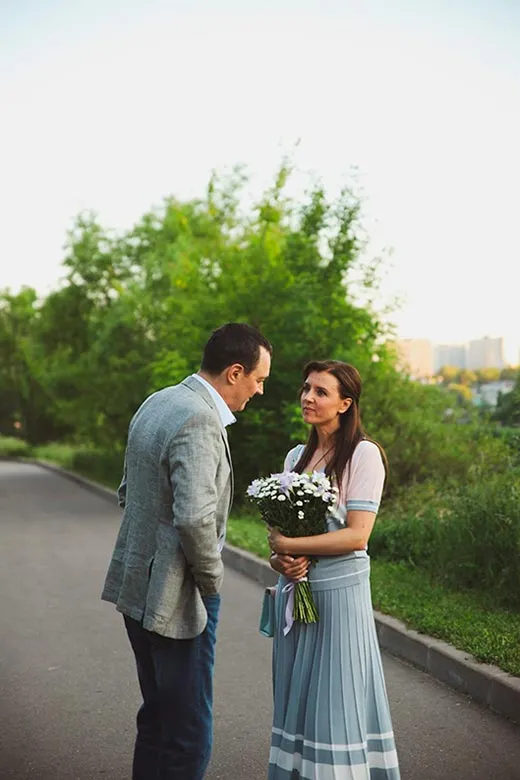 кадр На солнце вдоль рядов кукурузы 8