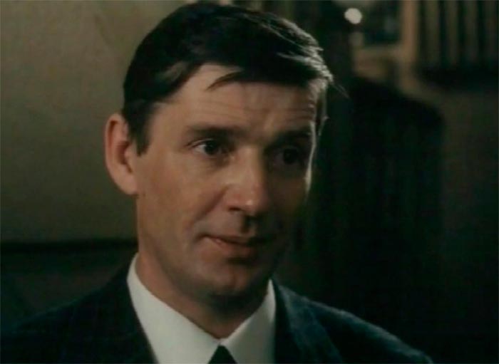 кадр Над тёмной водой 2