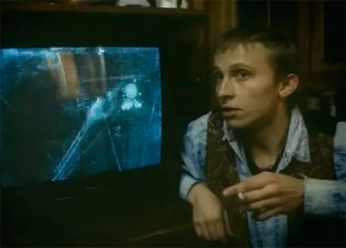 кадр Над тёмной водой 7