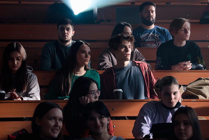 Фильм «Непослушная» (2023) - сюжет, актеры и роли, кадры из фильма