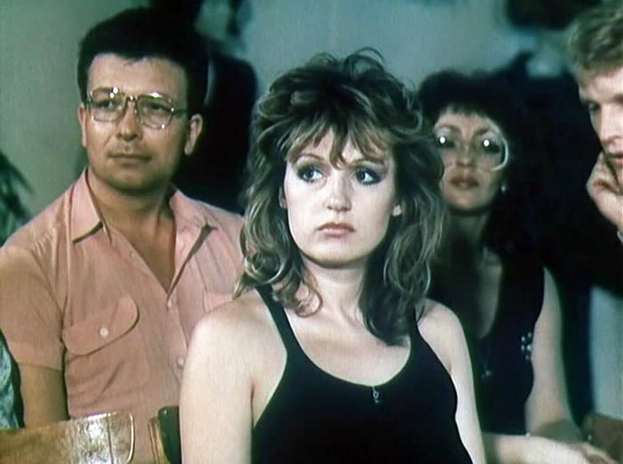 Фильм «Обнаженная в шляпе» (1991) - сюжет, актеры и роли, кадры из фильма