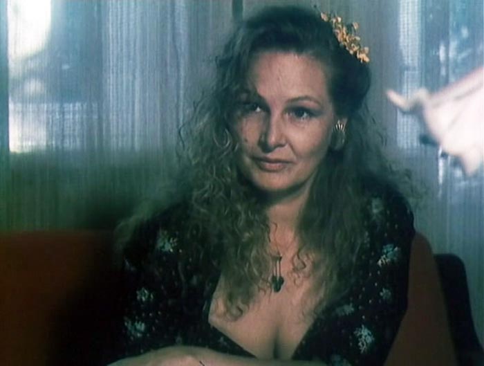 Фильм «Обнаженная в шляпе» (1991) - сюжет, актеры и роли, кадры из фильма