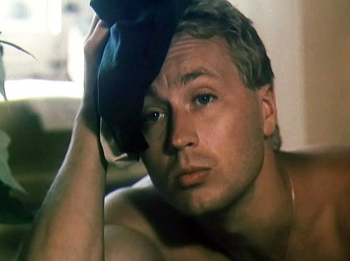 Фильм «Обнаженная в шляпе» (1991) - сюжет, актеры и роли, кадры из фильма