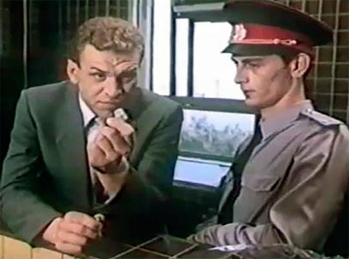 Кадр из фильма Одинокий автобус под дождем кадр Одинокий автобус под дождем 2