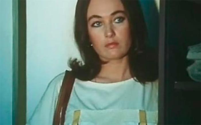 Кадр из фильма Одинокий автобус под дождем кадр Одинокий автобус под дождем 3