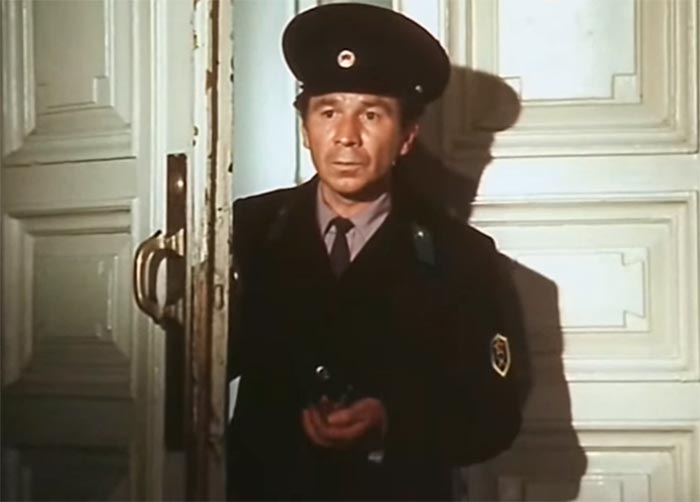 Кадр из фильма Одинокий автобус под дождем кадр Одинокий автобус под дождем 4